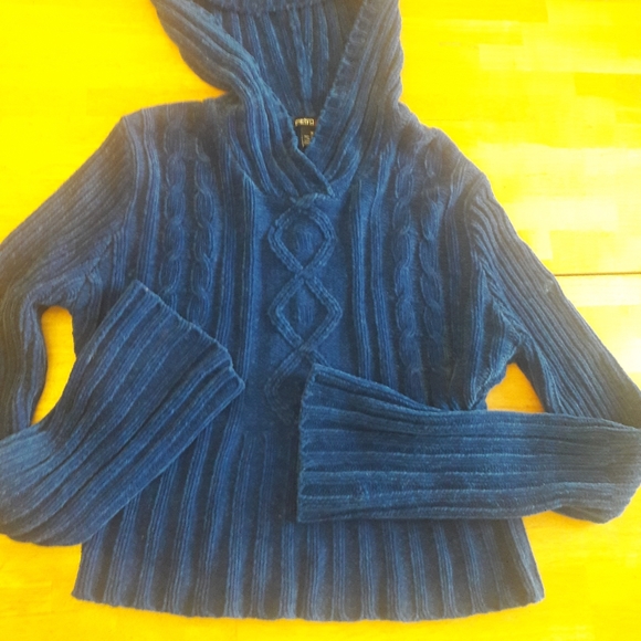 Halter Sweaters - Picture 6 of 13